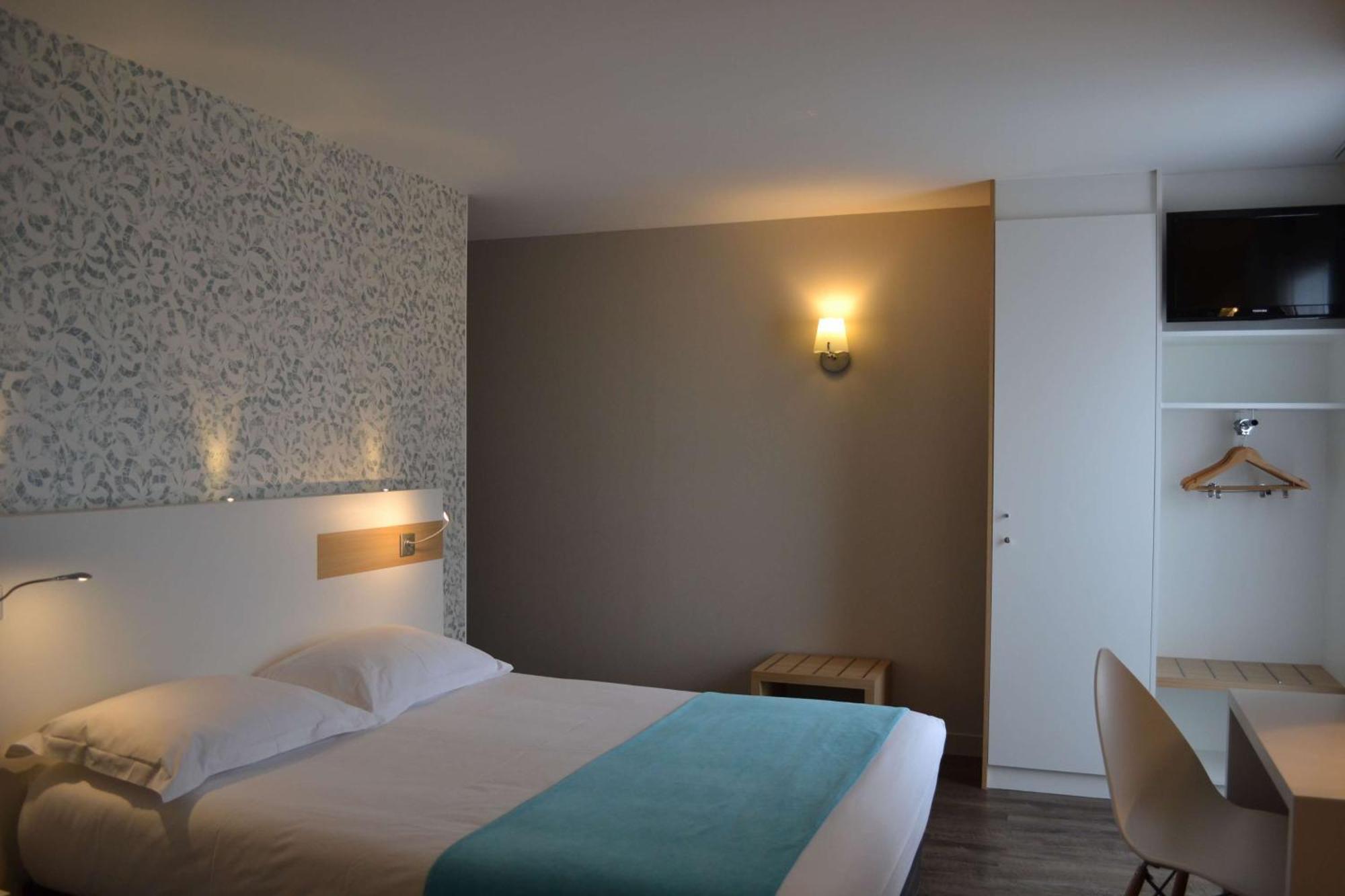 Brit Hotel Les Alizes ポルニック エクステリア 写真