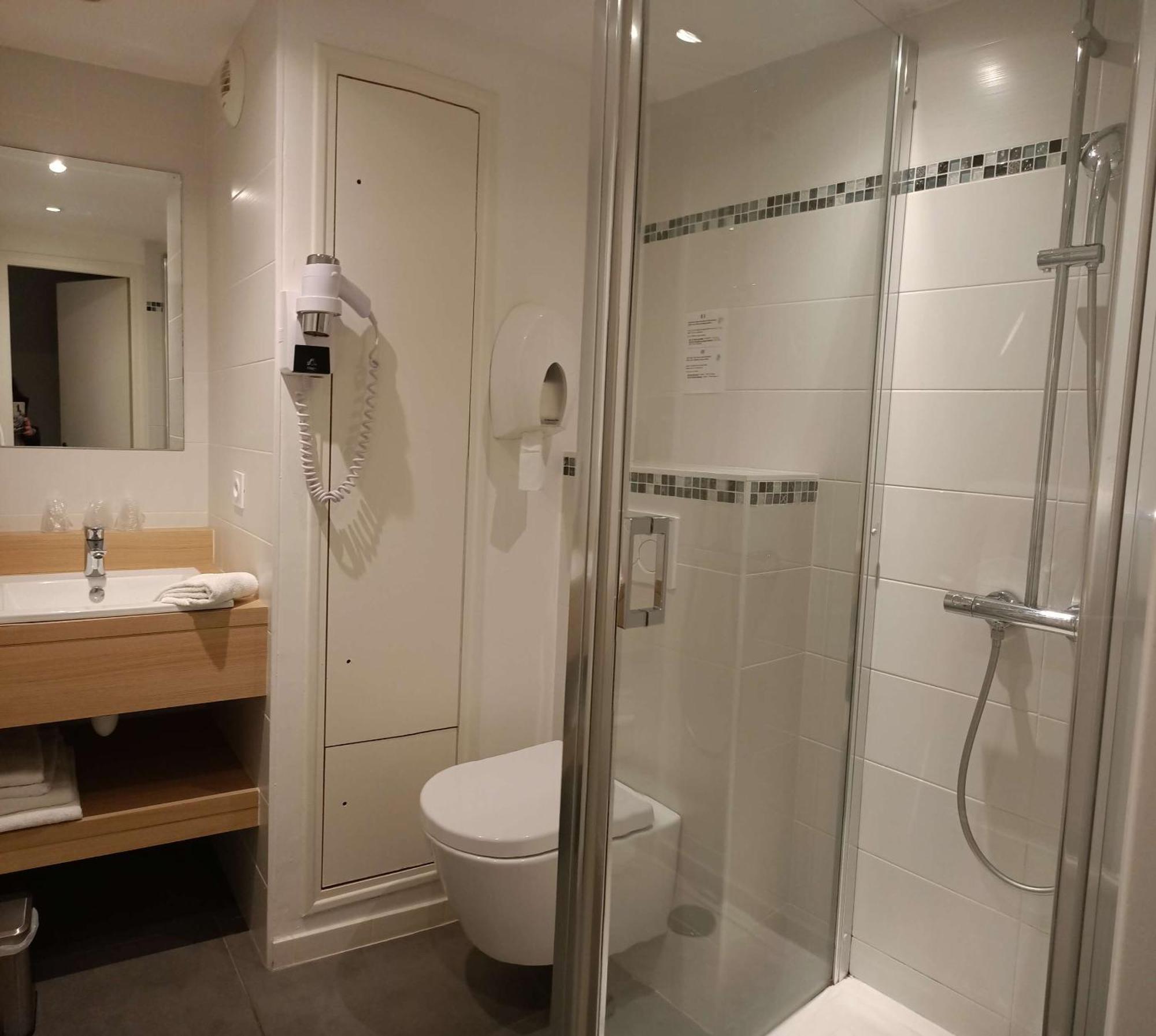 Brit Hotel Les Alizes ポルニック エクステリア 写真