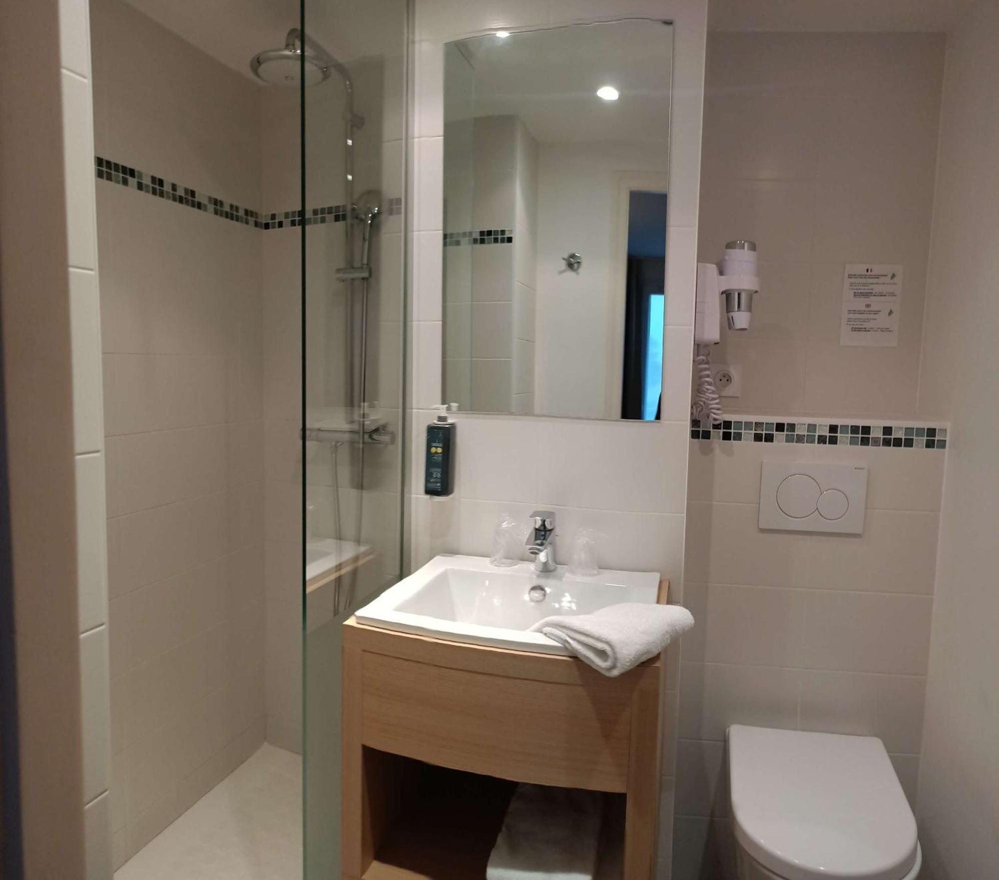 Brit Hotel Les Alizes ポルニック エクステリア 写真