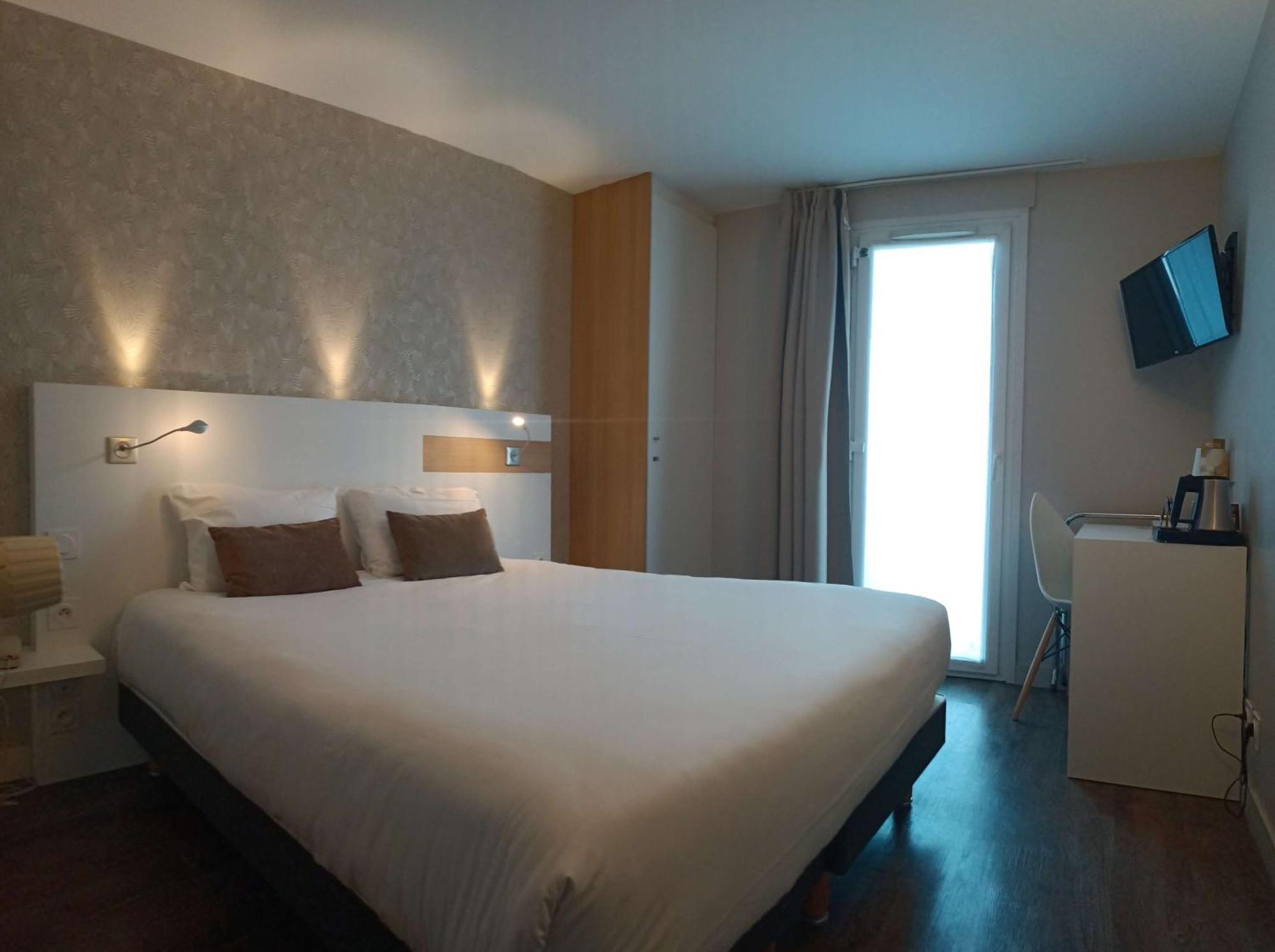 Brit Hotel Les Alizes ポルニック エクステリア 写真