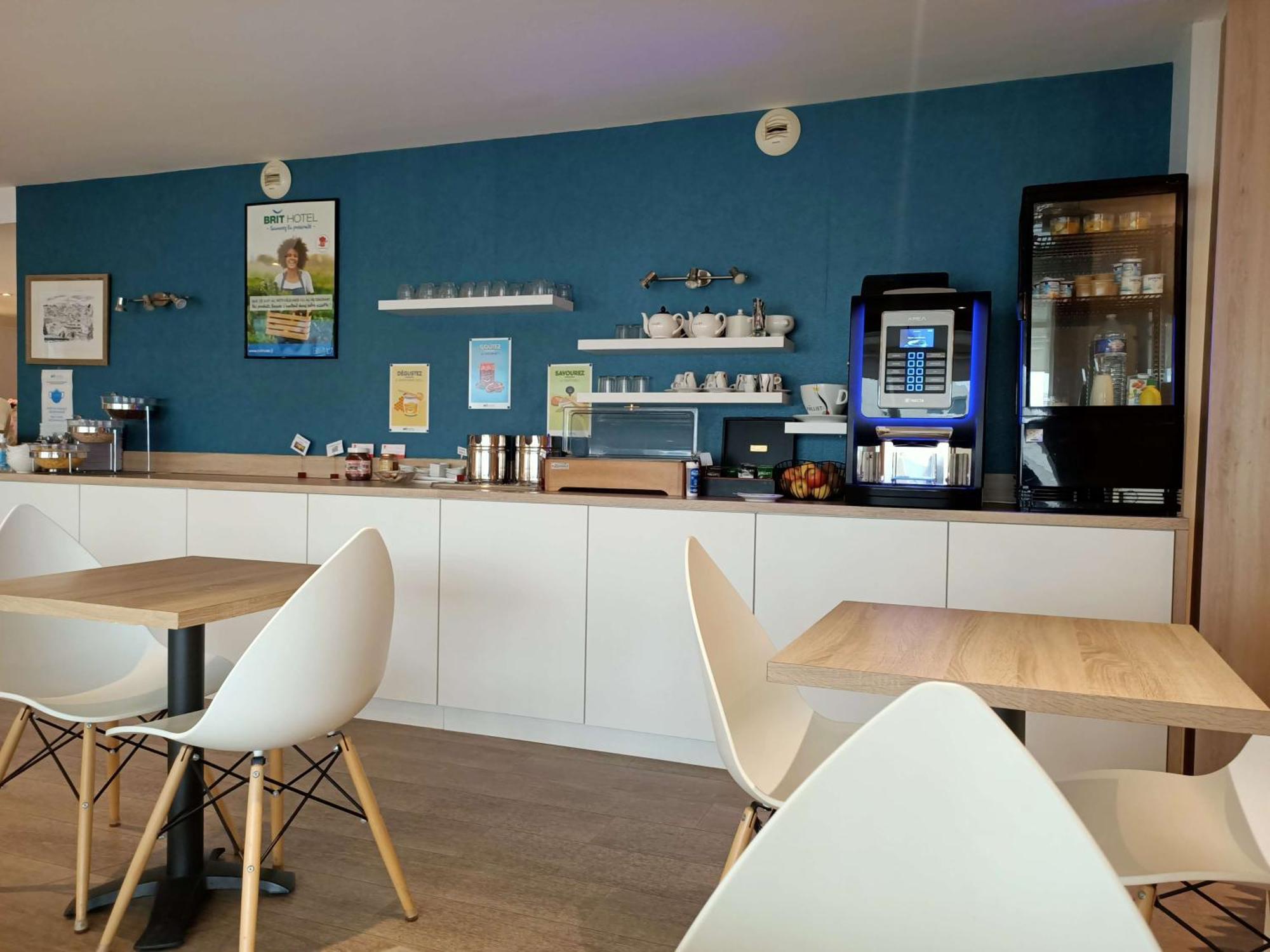 Brit Hotel Les Alizes ポルニック エクステリア 写真